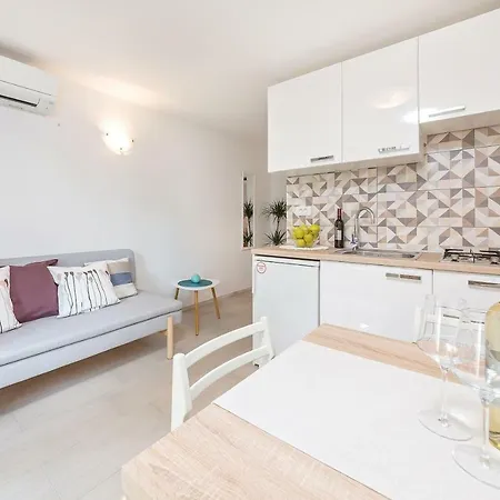 Quiet And Cosy Apt @ Poreč